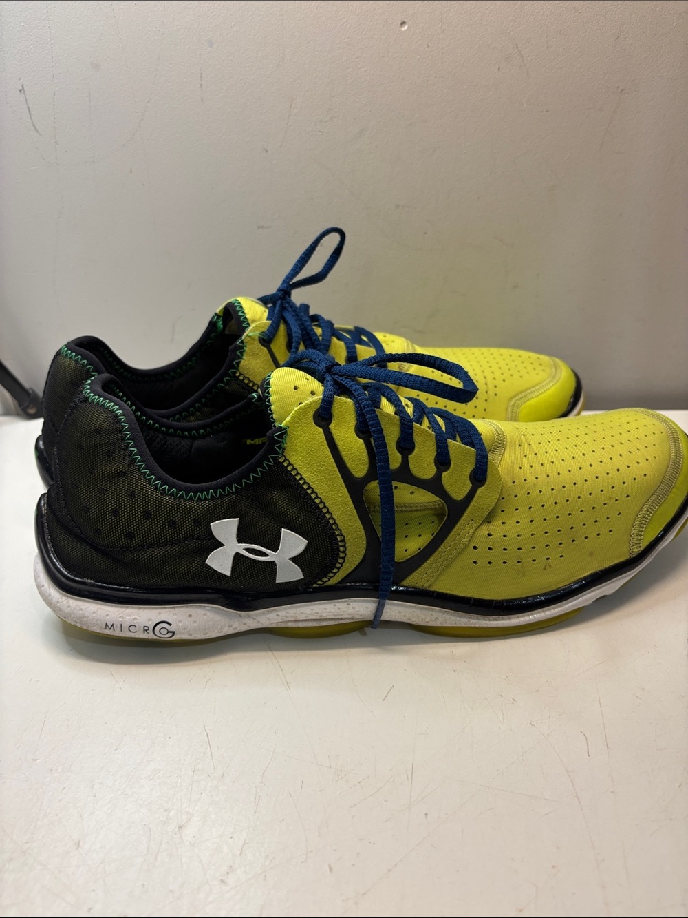 Under Armour Micro G Defend Running Shoes Sneakers, size 13